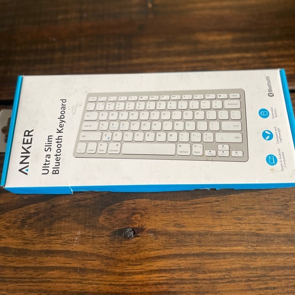 Anker Wireless Bluetooth Keyboard Ultra Slim for iOS / Mac / Android / PC - Picture 1 of 3